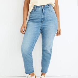 Madewell womens medium blue high rise classic straight jean